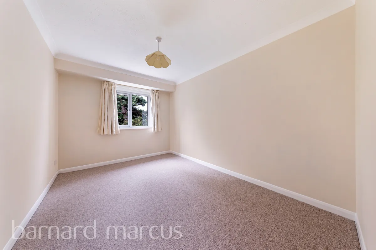 Flat Croham Road in Greater London
