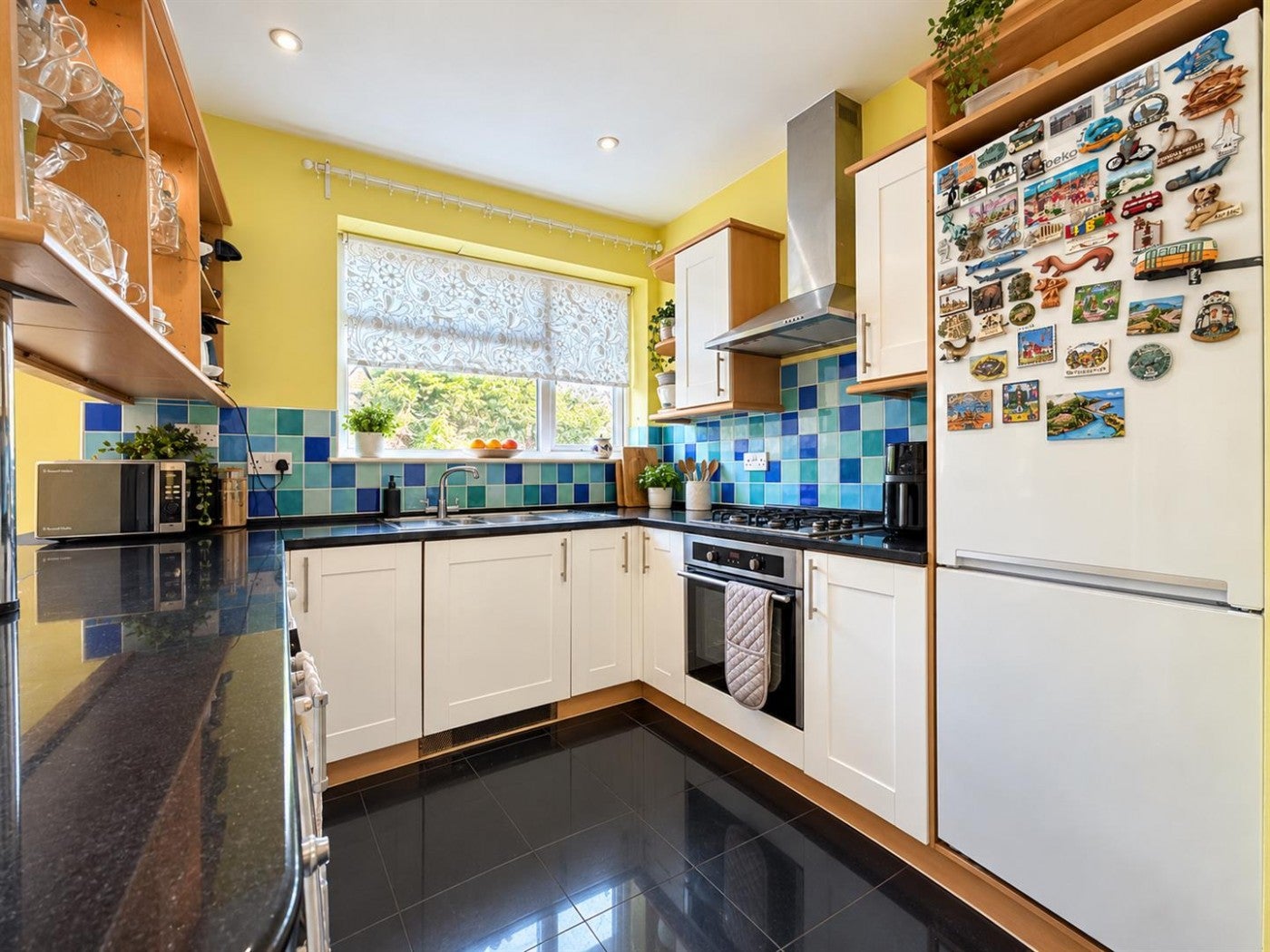 House Minimax Close in Greater London