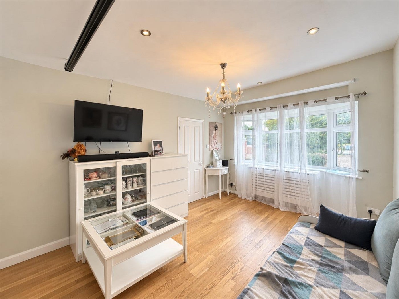 House Minimax Close in Greater London