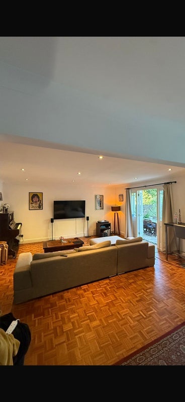 Room Terrace Road in Greater London
