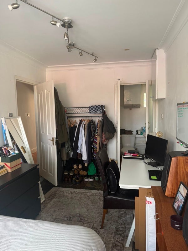 Room Terrace Road in Greater London