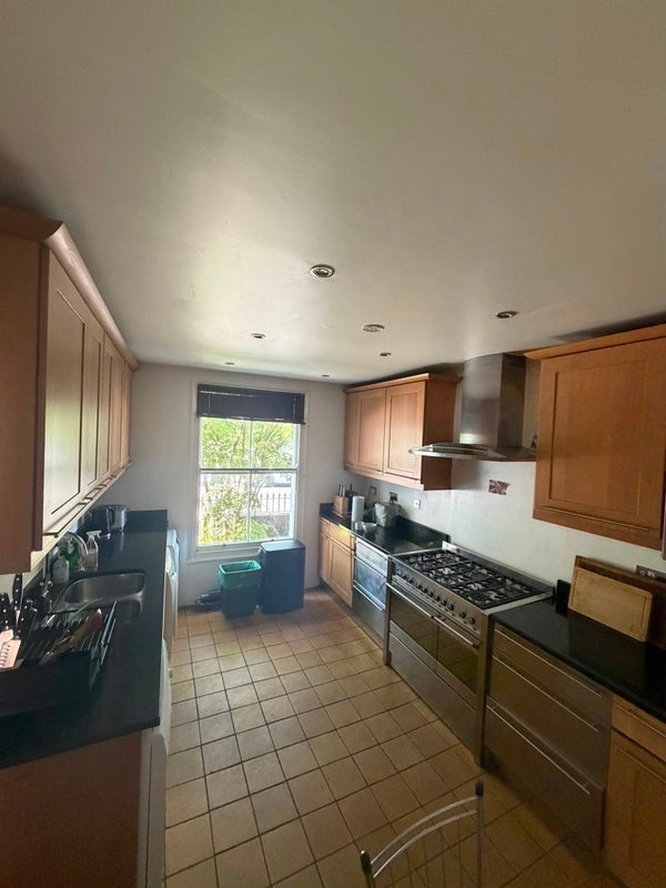Room Terrace Road in Greater London