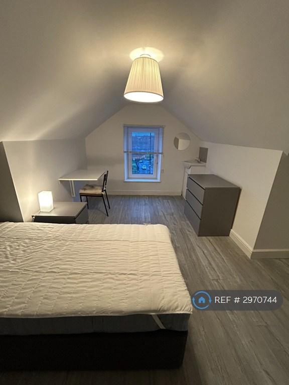 Room High Road in Doncaster