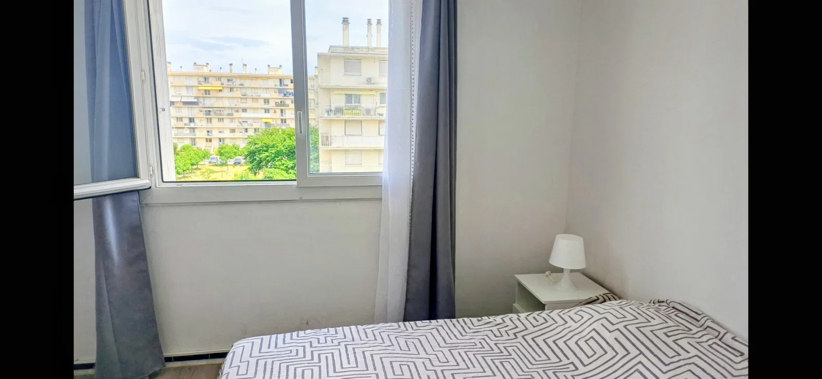 Room Rue Mouloudji in Montpellier