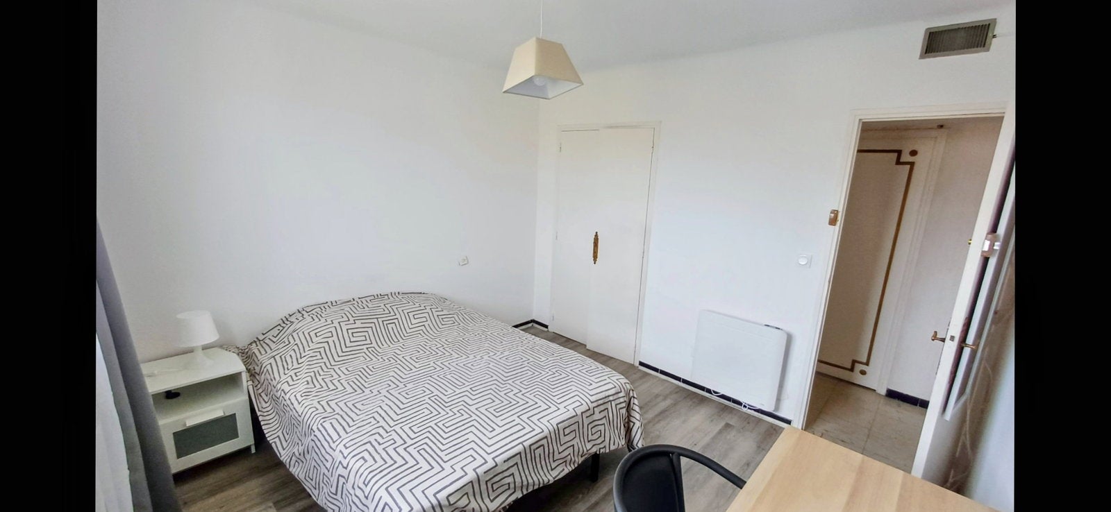 Room Rue Mouloudji in Montpellier