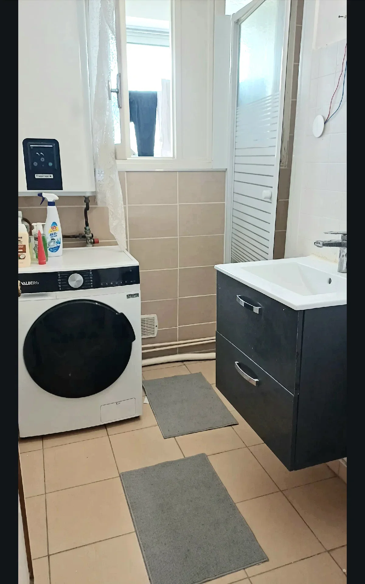 Room Rue Mouloudji in Montpellier