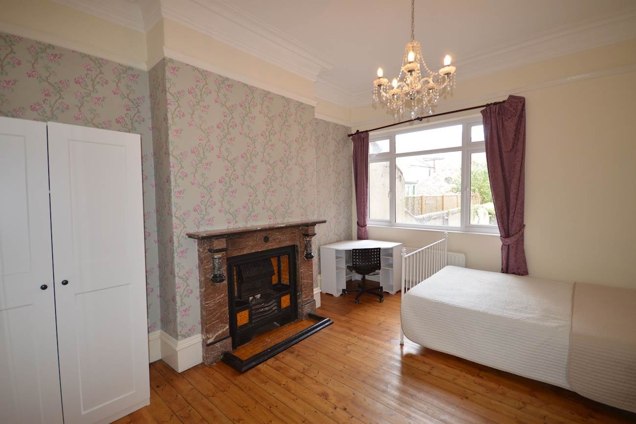 Flat Osborne Road in Newcastle upon Tyne