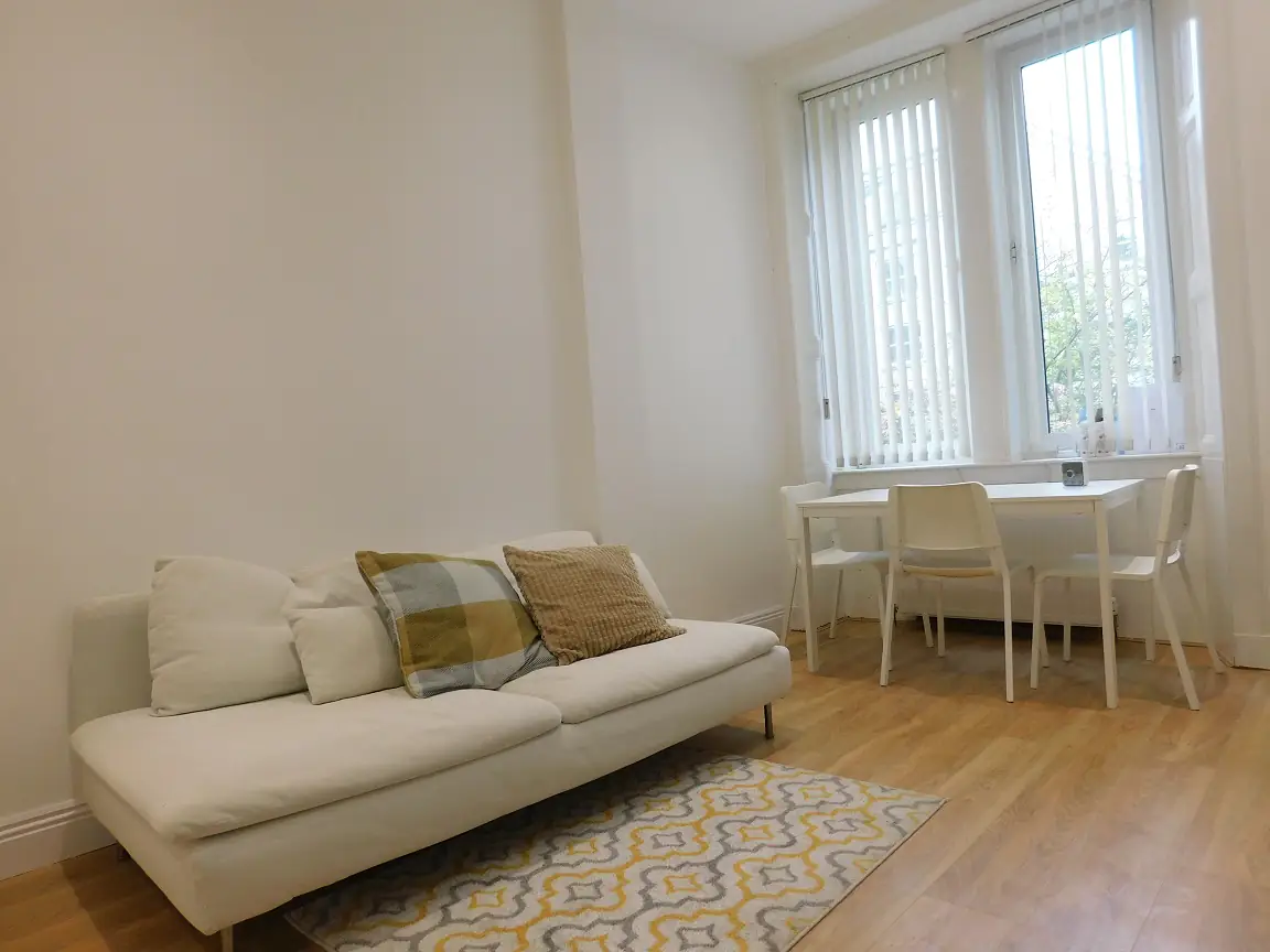 Flat Dalmeny Street in City of Edinburgh