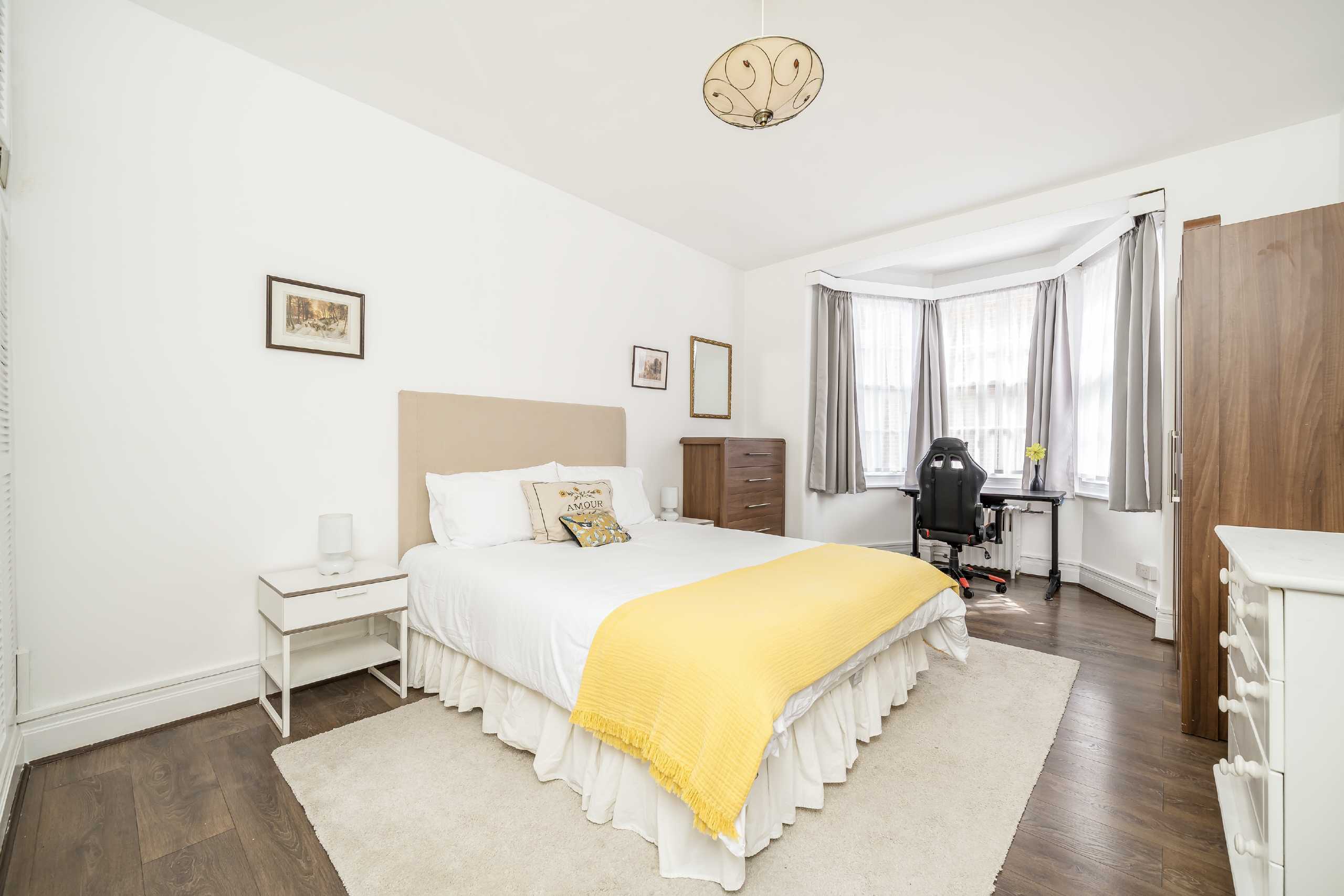 Flat Queensway in City of Westminster