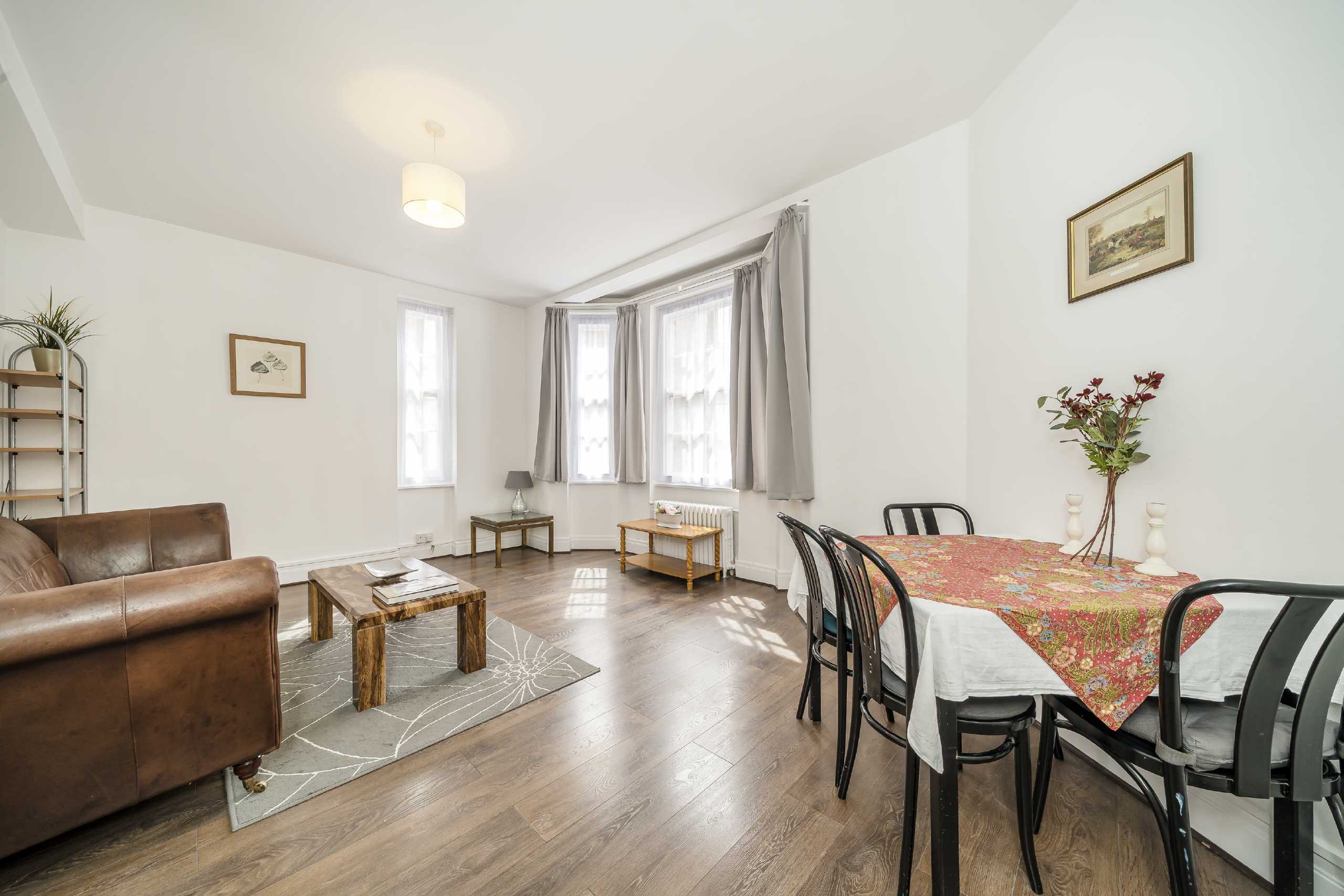 Flat Queensway in City of Westminster
