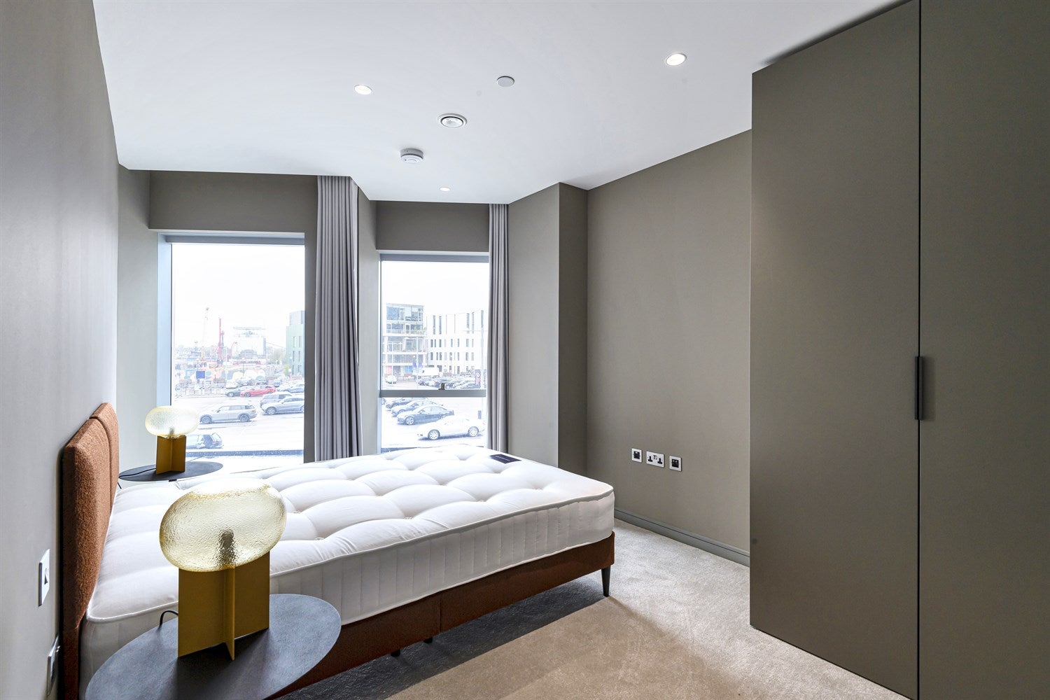 Flat Cutter Lane in Greater London