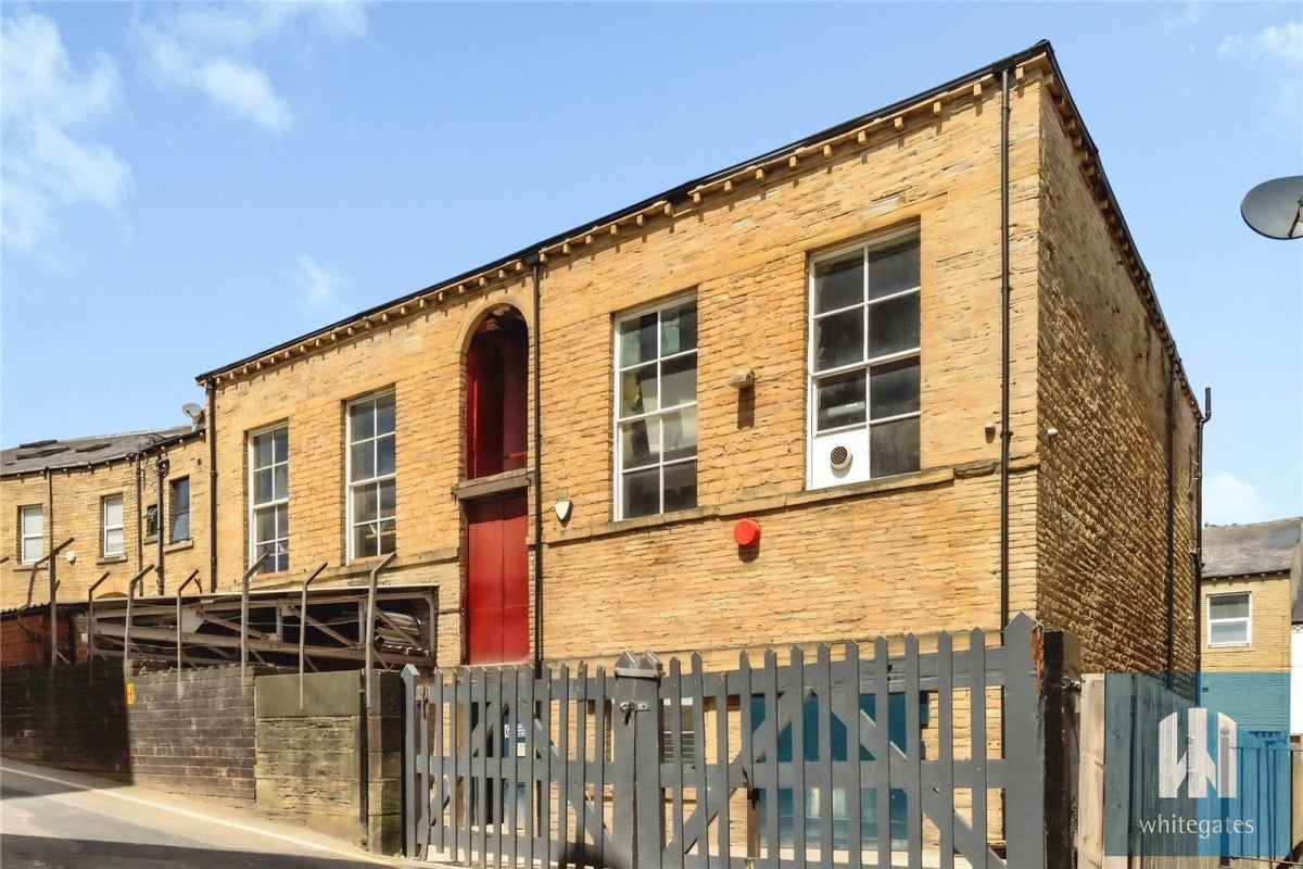 Flat Bath Street in Kirklees