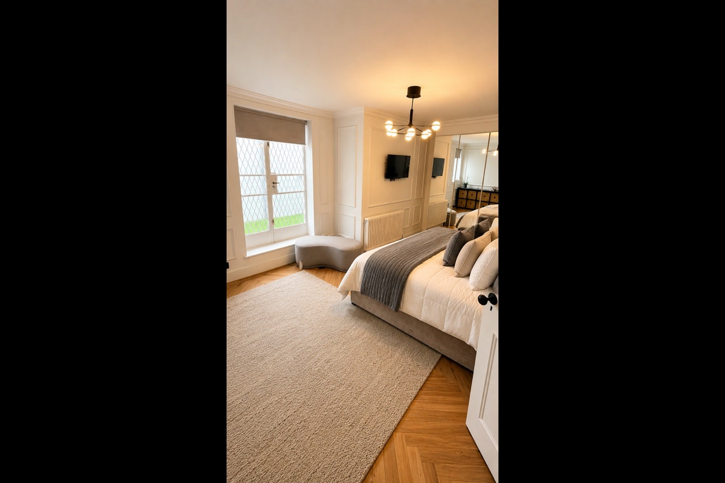 Flat Cornwall Gardens in Greater London