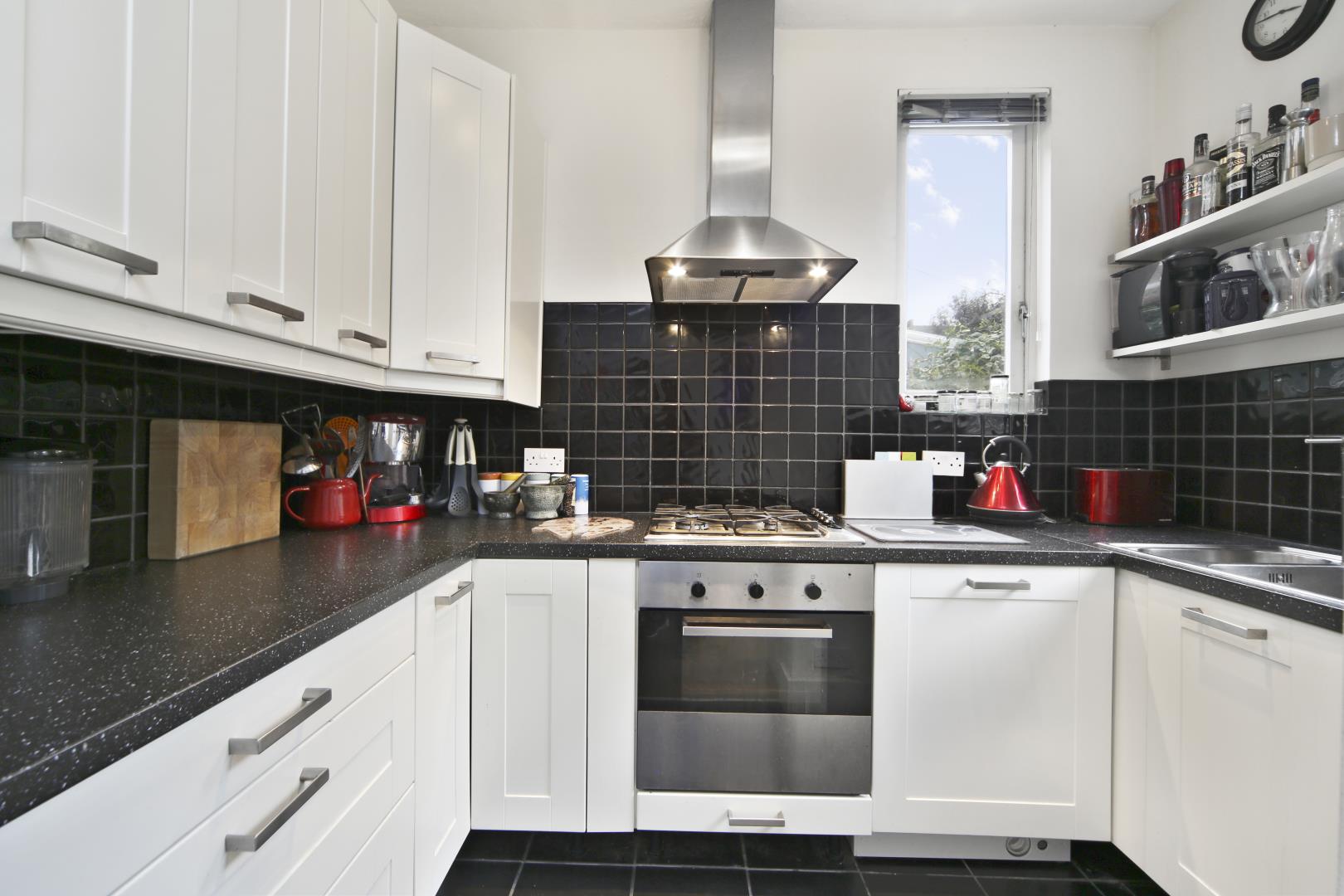 Flat Nascot Street in Greater London
