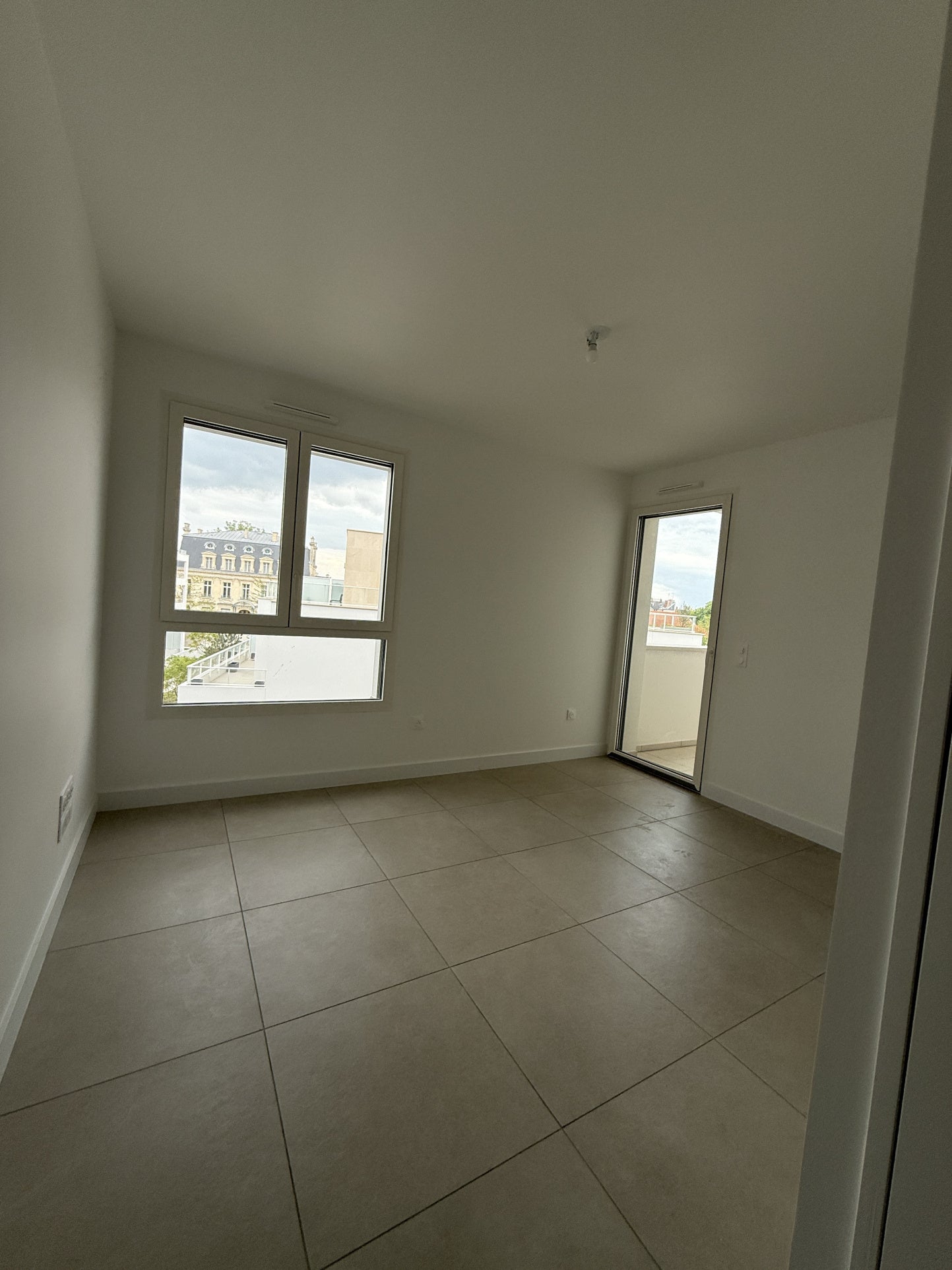 Flat Rue Olivier Métra in Reims