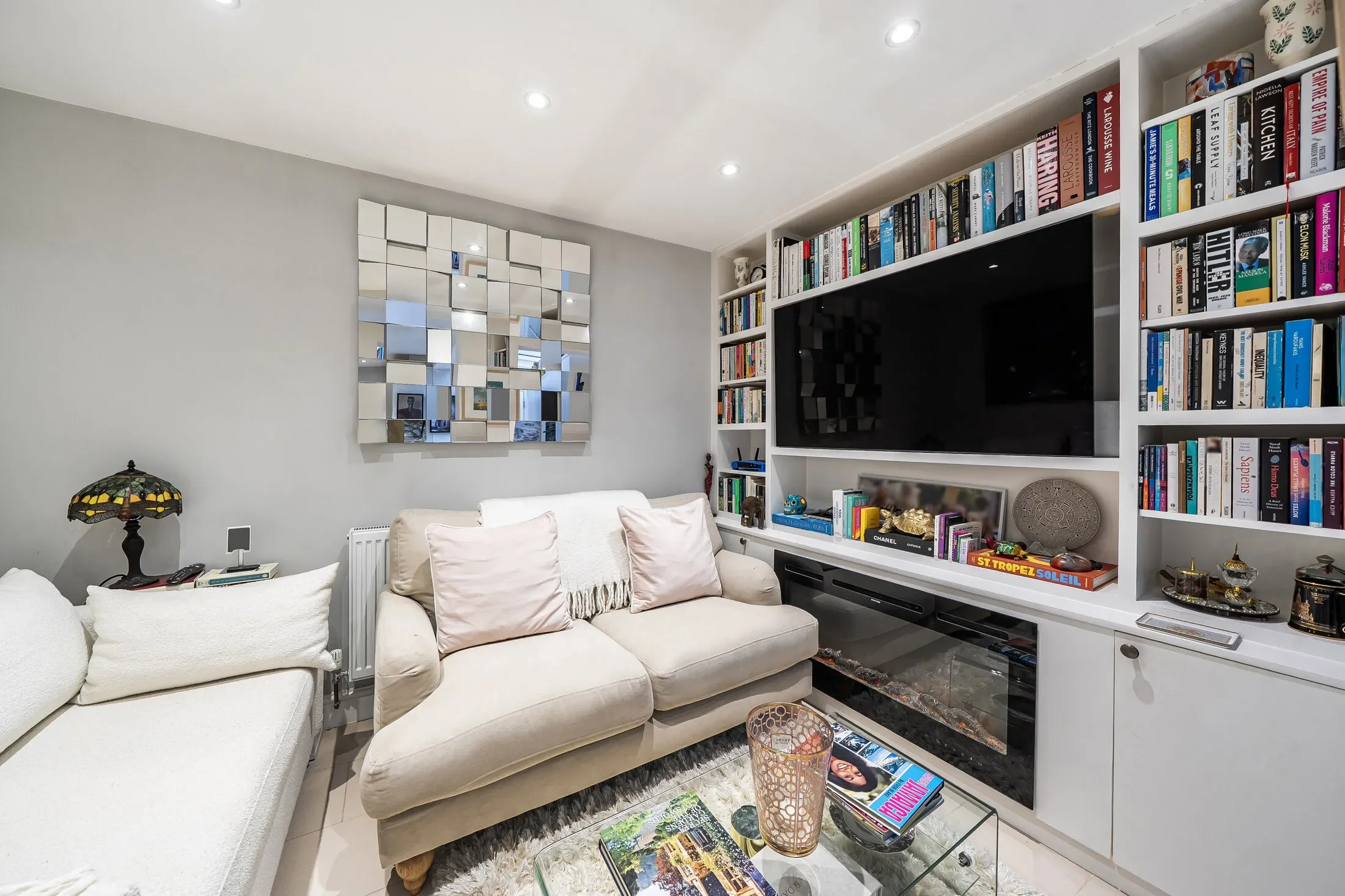 Flat Cumberland Street in City of Westminster