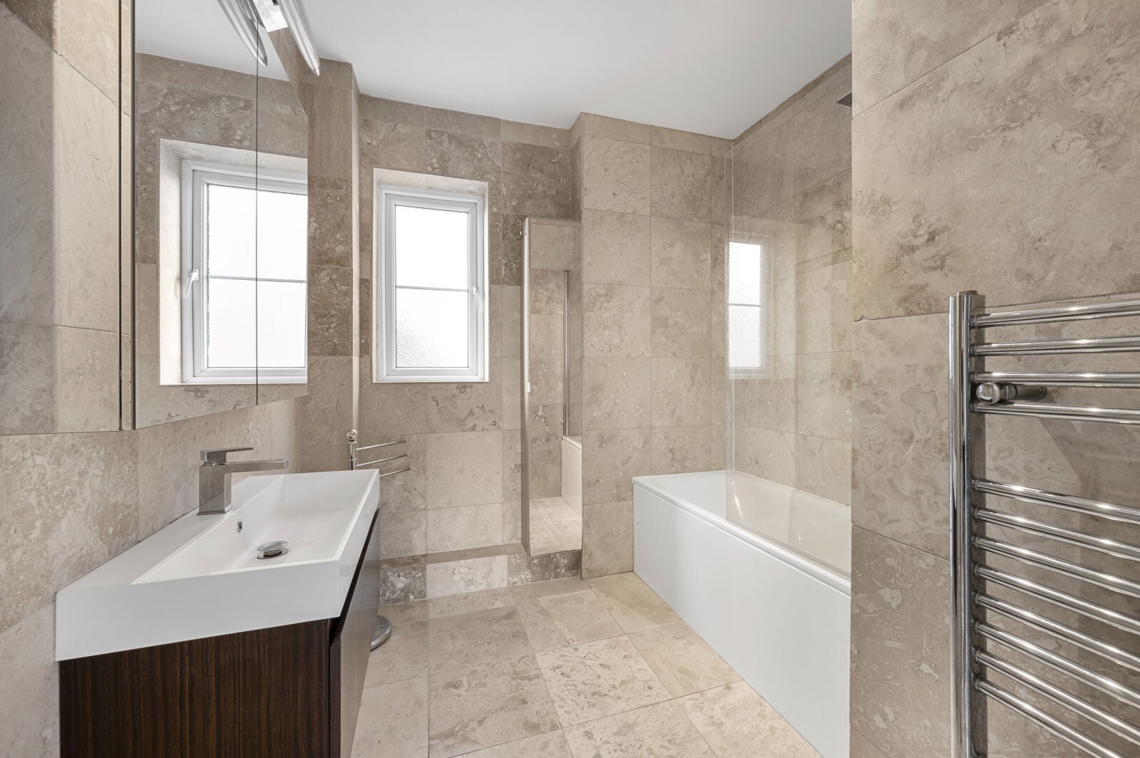 Flat Alwyne Road in Greater London
