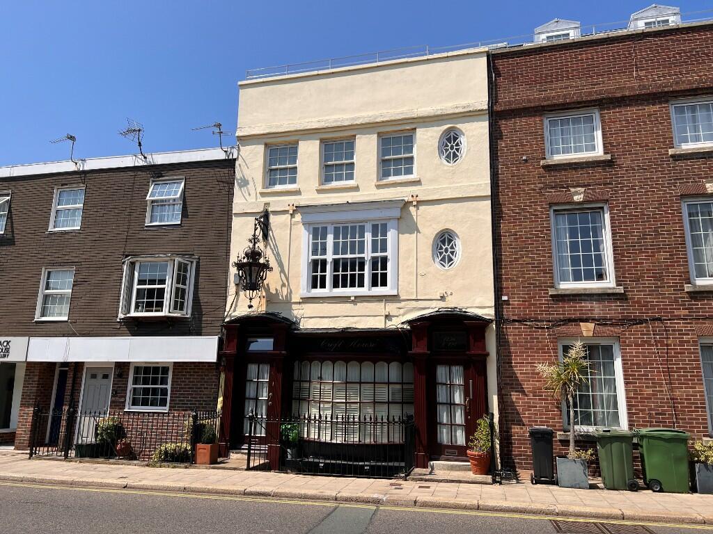 Flat High Street in Portsmouth