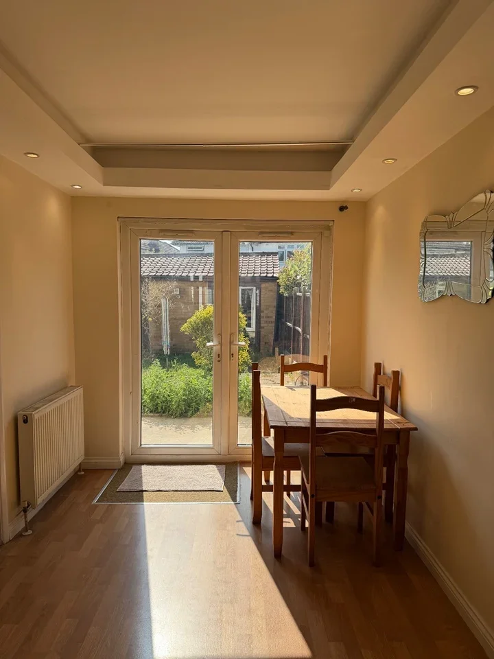House Chaseside Close in Greater London