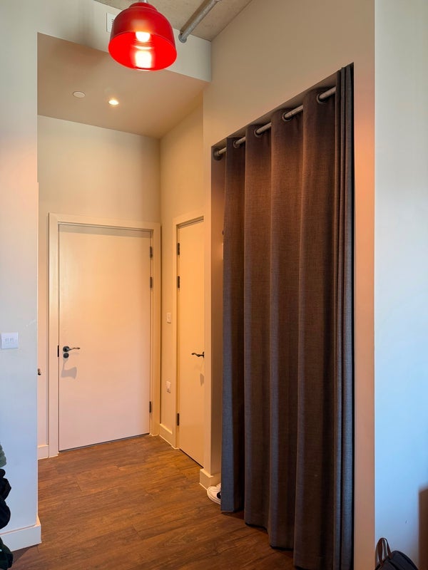 Room Atlantic Crescent in Greater London