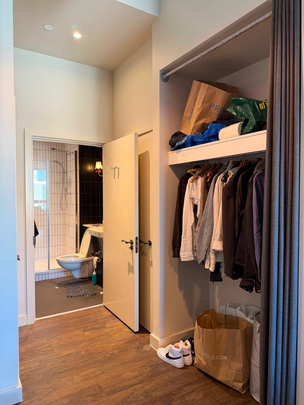 Room Atlantic Crescent in Greater London
