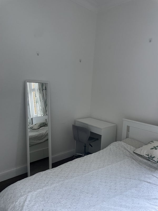 Room Lea Bridge Road in Greater London