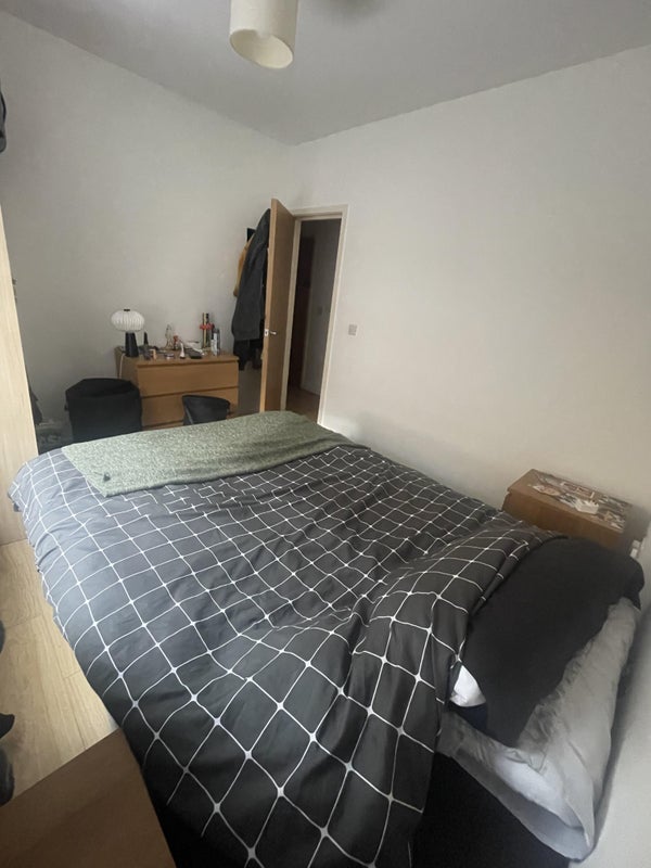 Room Coldharbour Lane in Greater London