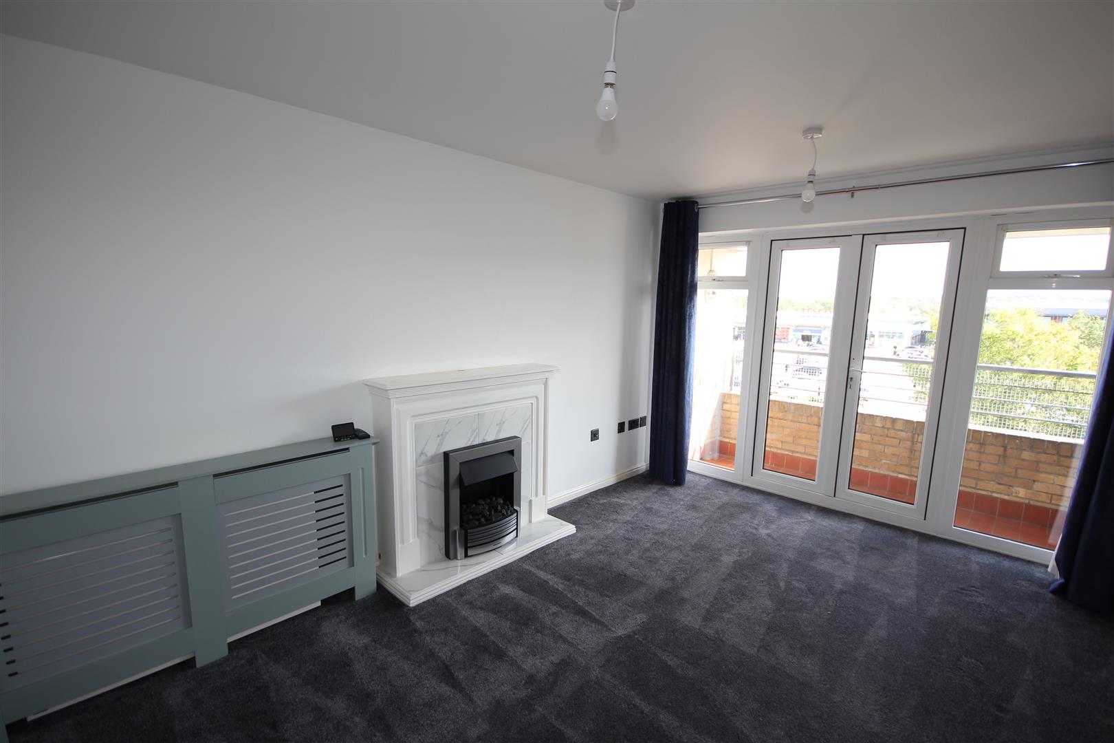 Flat Arbour Court in Fareham