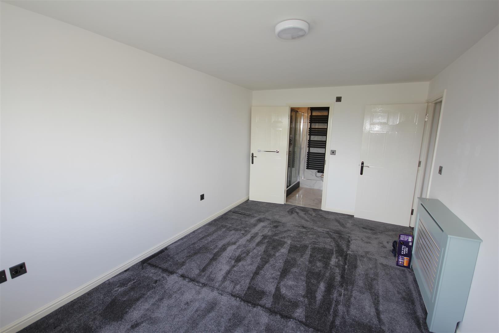 Flat Arbour Court in Fareham