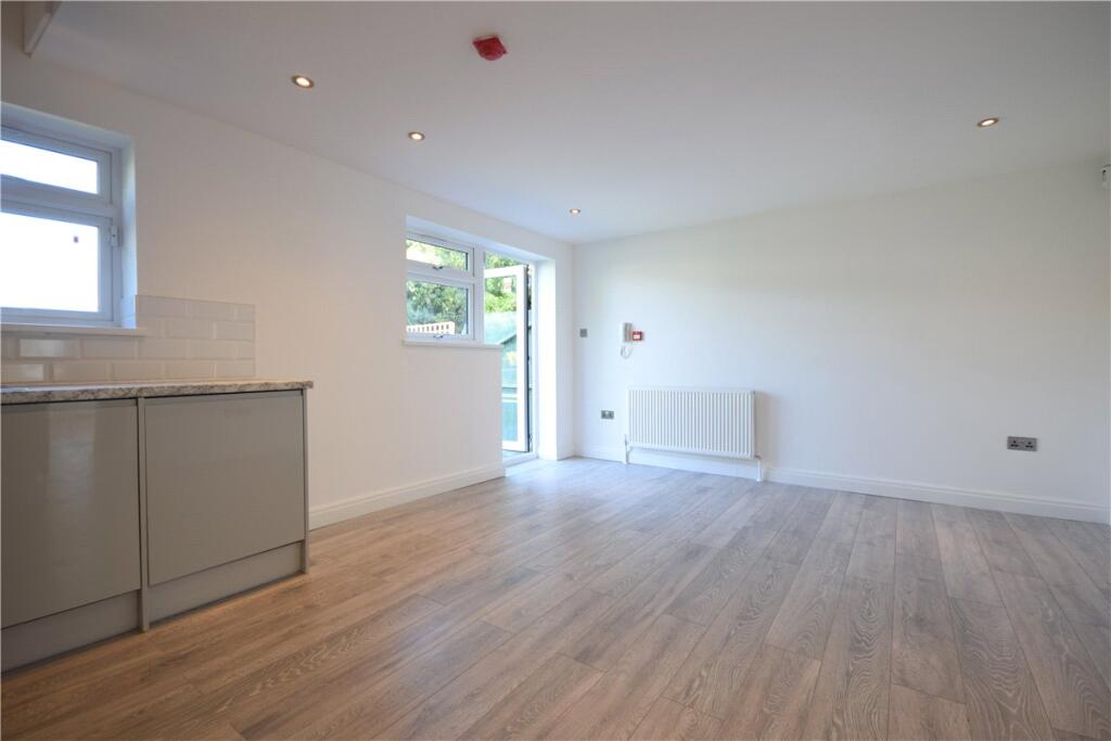 Flat Perne Road in Cambridge