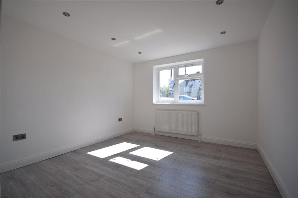 Flat Perne Road in Cambridge