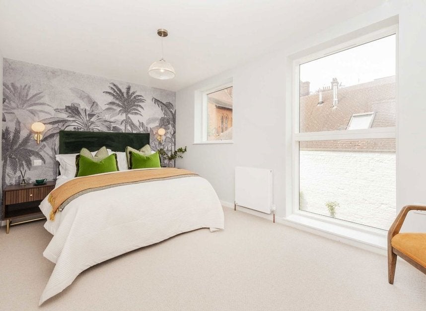 House Knight's Hill in Greater London