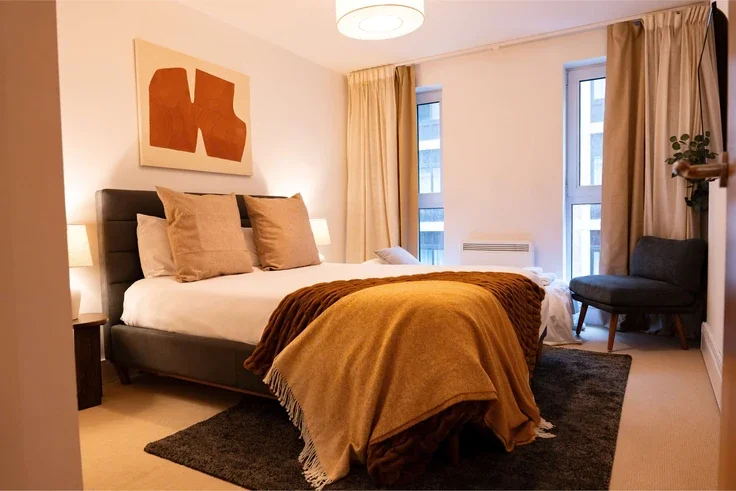 Flat Pepys Street in City of London