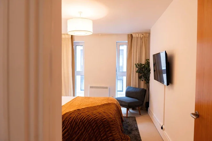 Flat Pepys Street in City of London
