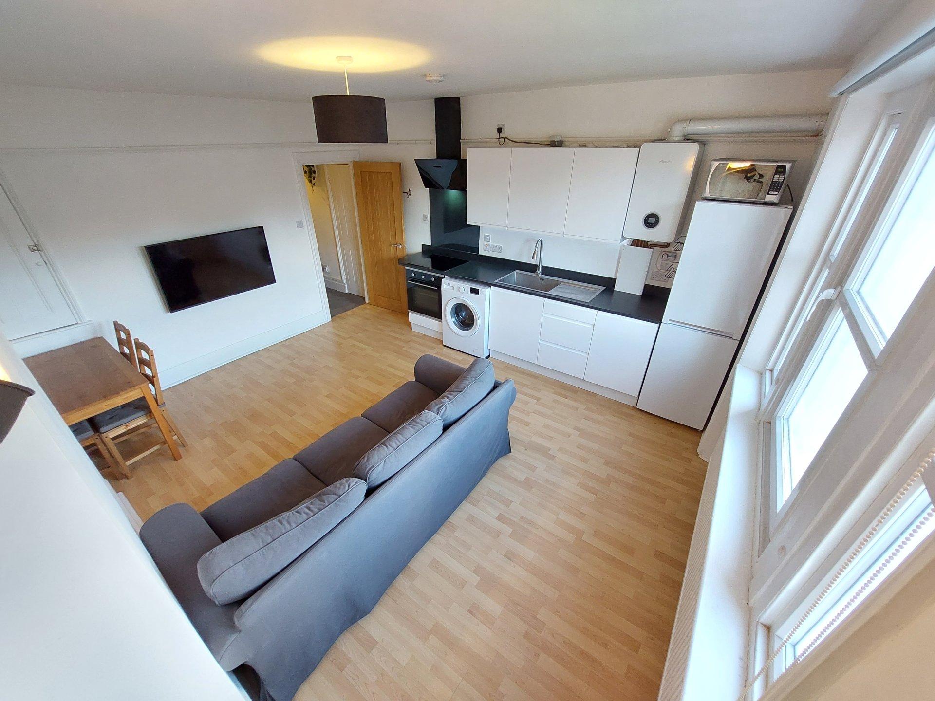 Flat Lansdowne Road in Greater London