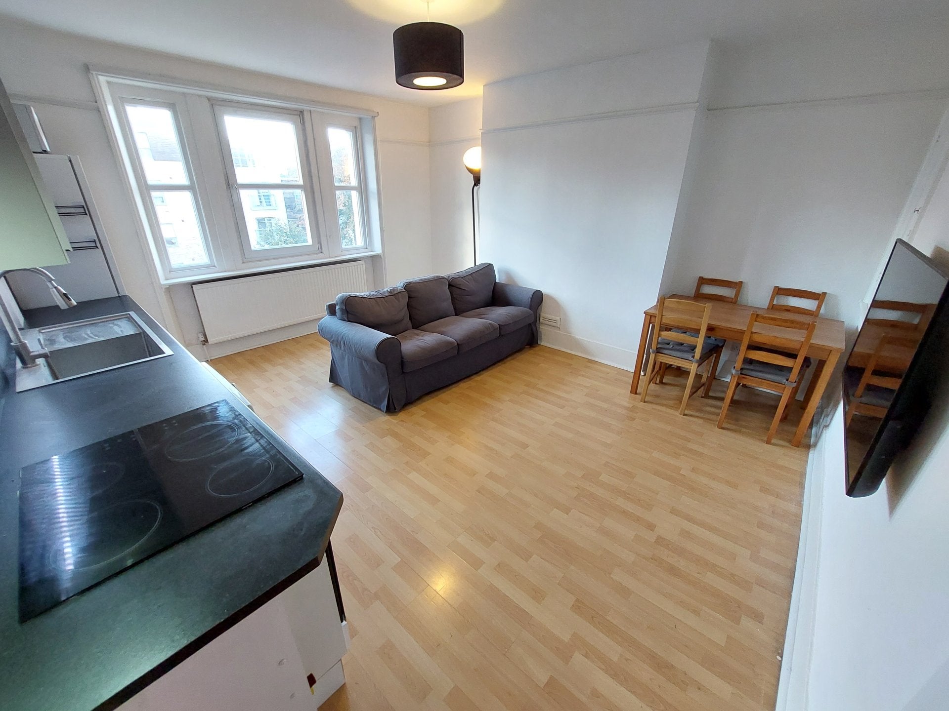 Flat Lansdowne Road in Greater London