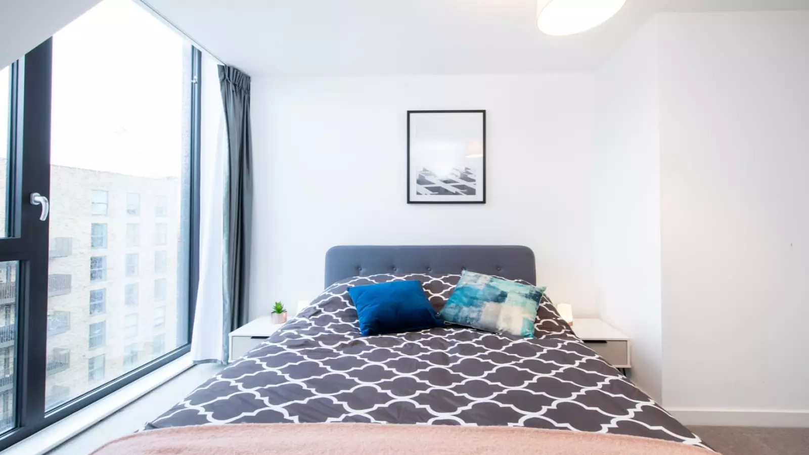 Room Forrester Way in Greater London