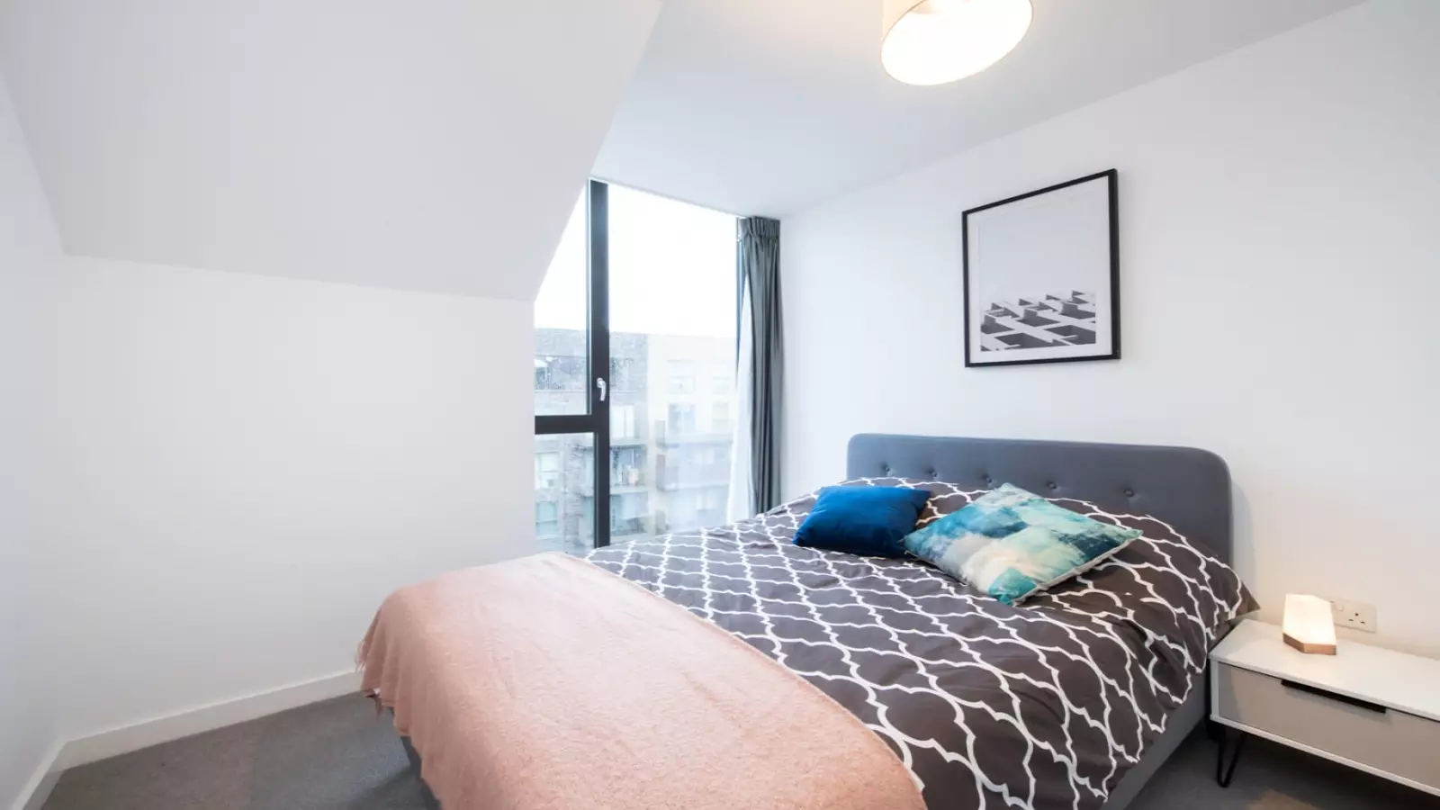 Room Forrester Way in Greater London