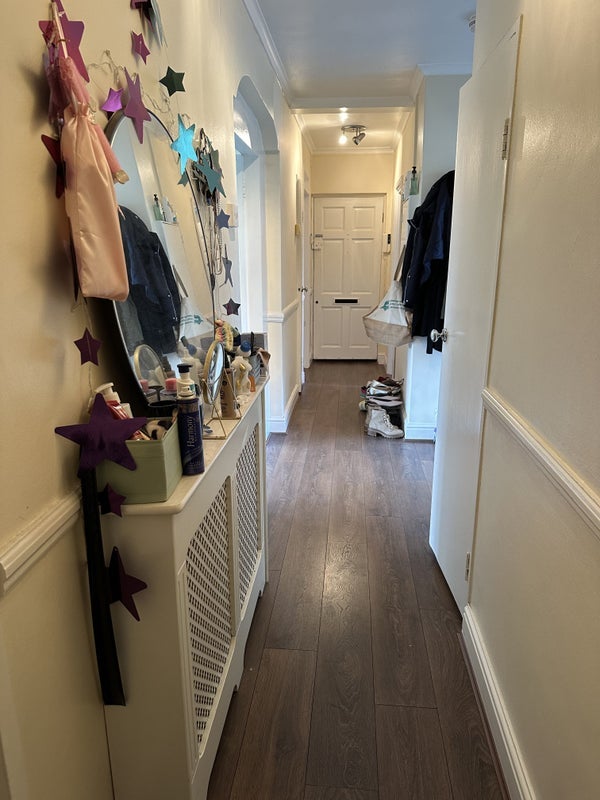 Room Queen Caroline Street in Greater London
