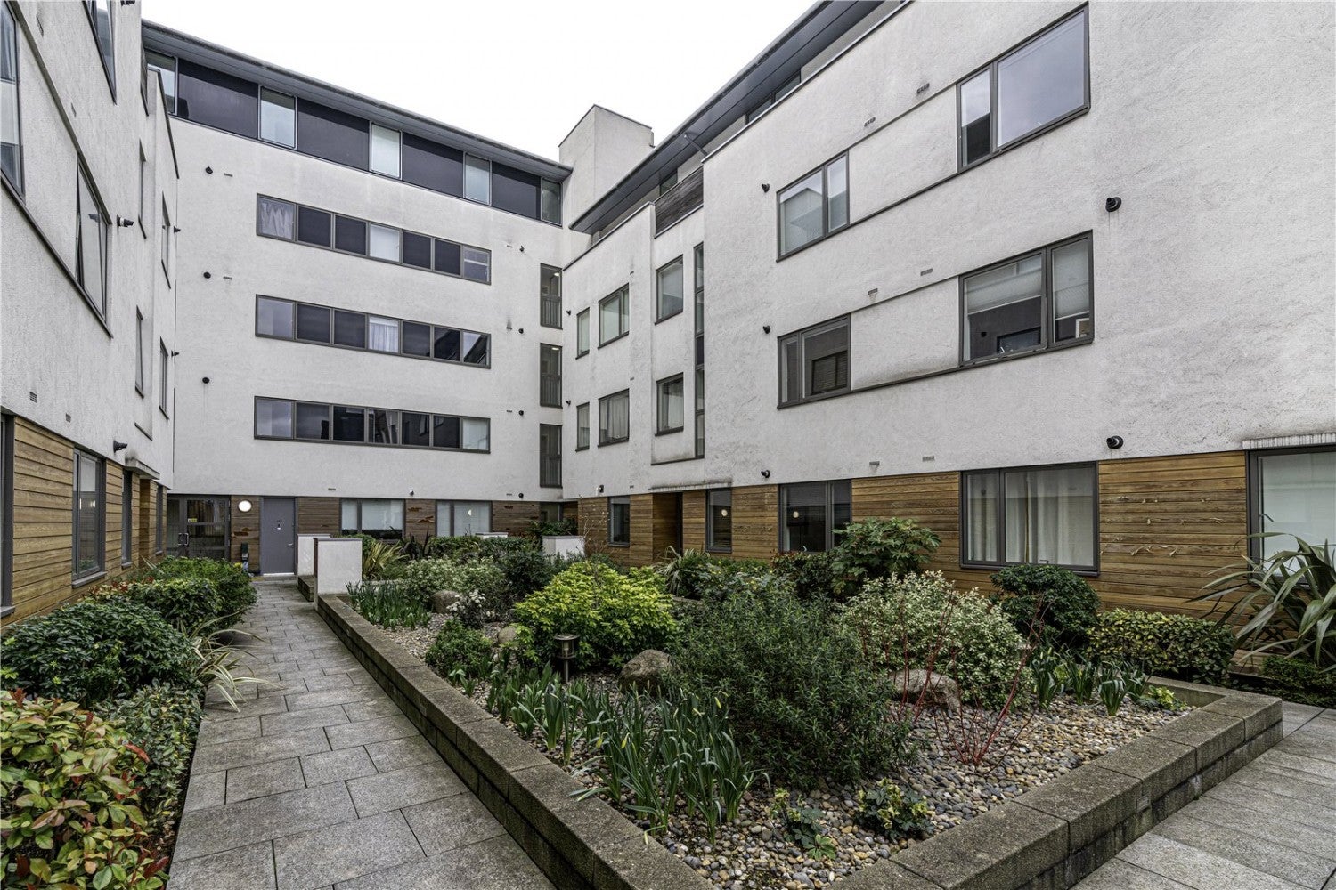Flat Holloway Road in Greater London