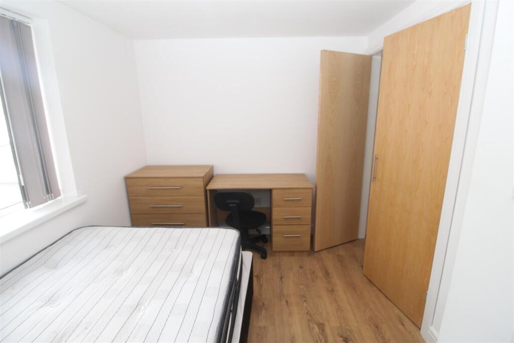 Room Ruthin Gardens in Cardiff