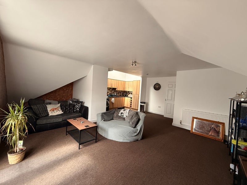 Room Heath End Road in Nuneaton and Bedworth