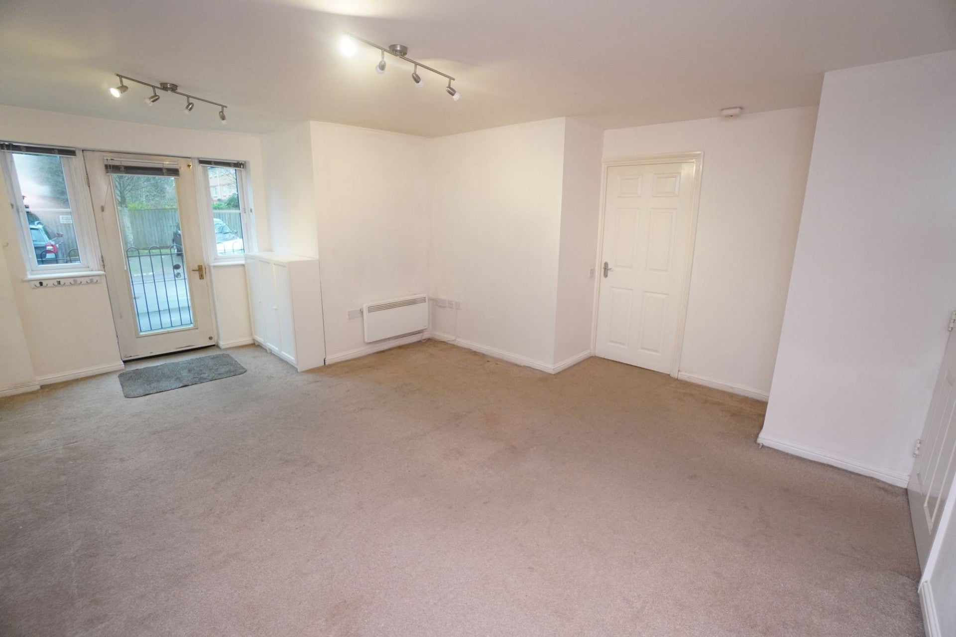 Flat Priestley Way in Burnham-On-Sea and Highbridge