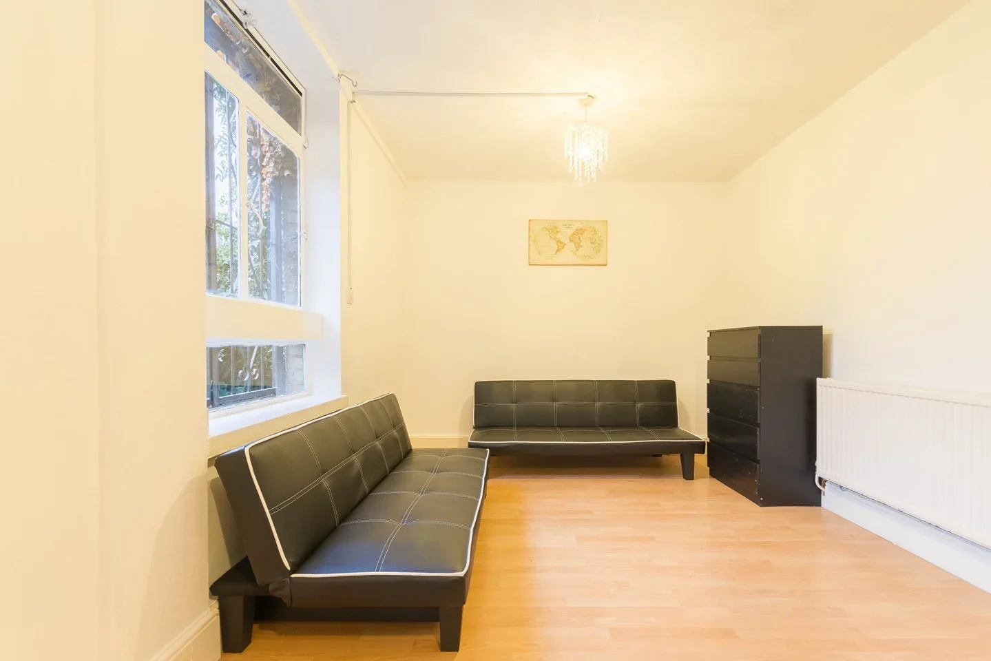 Flat Baroness Road in Greater London