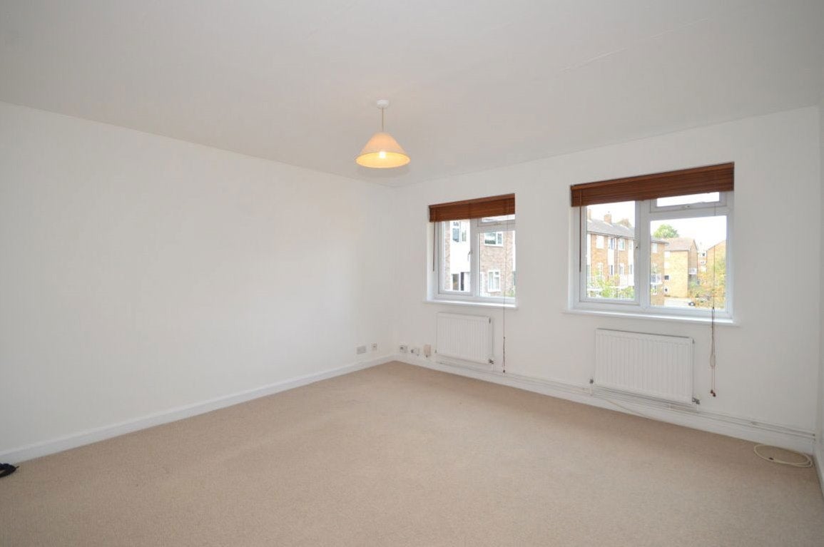 Flat The Ridgeway in St Albans