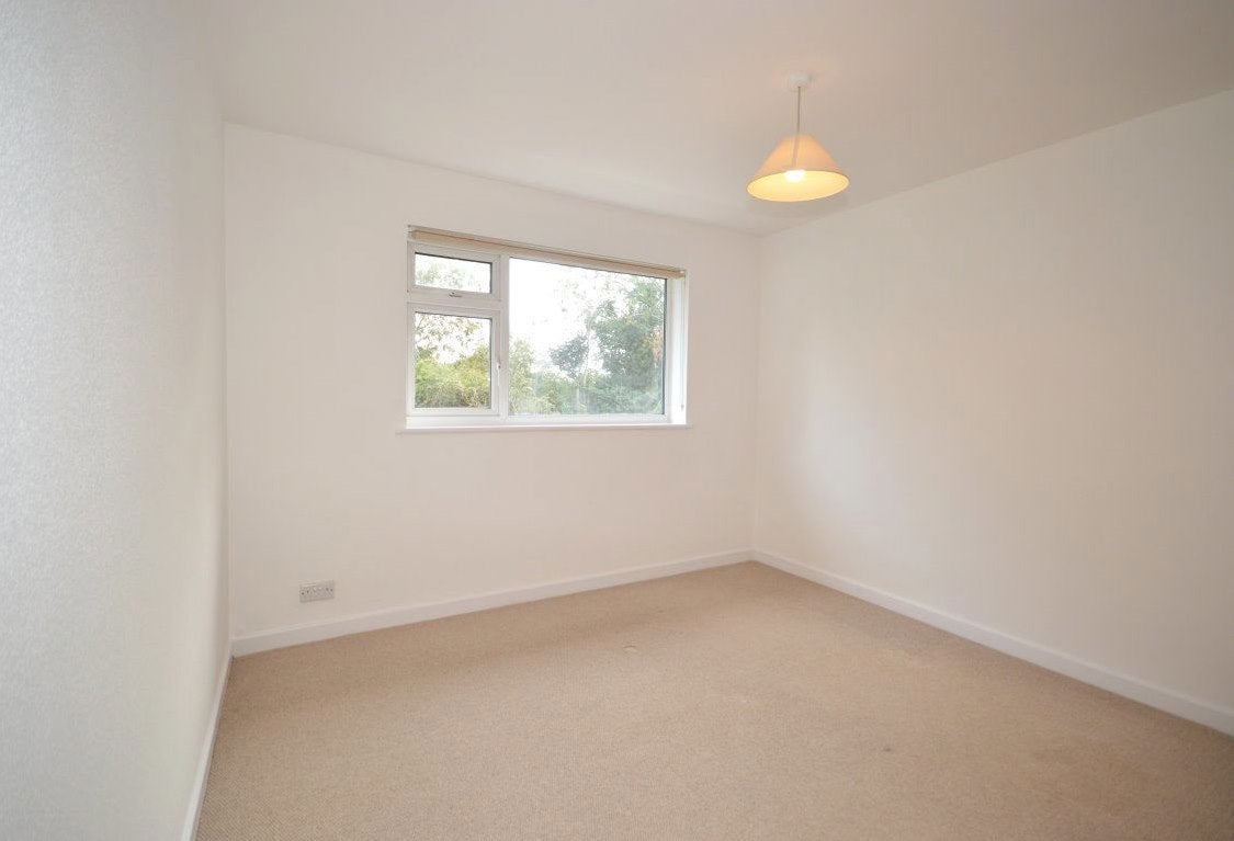 Flat The Ridgeway in St Albans