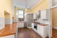 Flat Cranworth Street in Glasgow