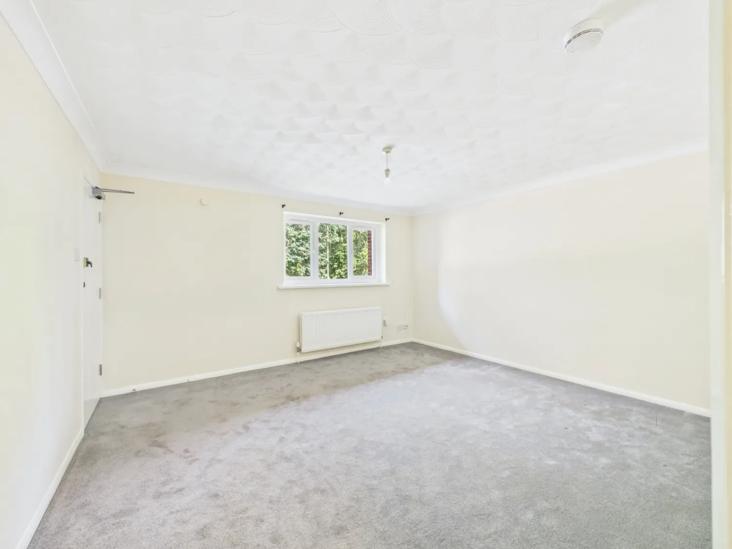 Flat Stubbington Avenue in East Hampshire