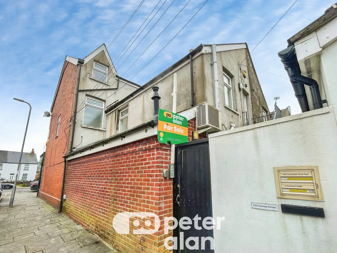 Flat Cowbridge Road East in Cardiff