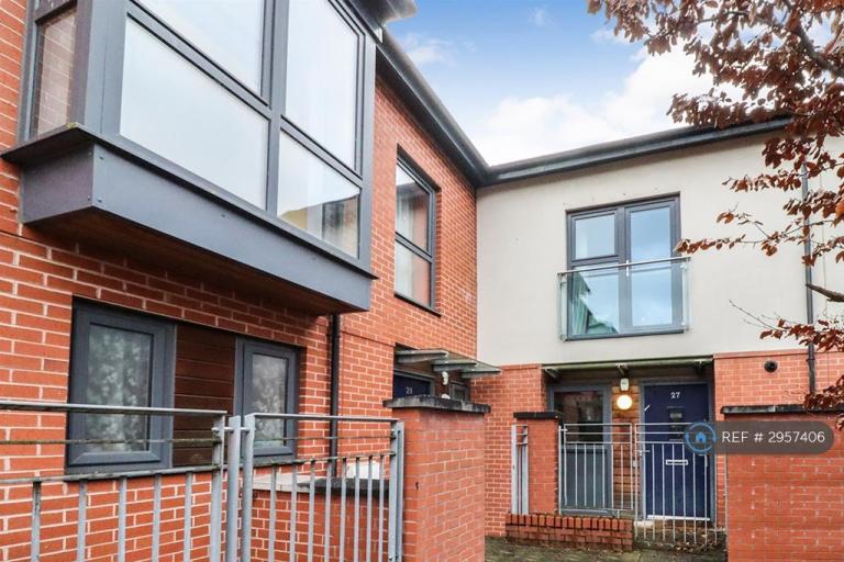 House Windrush Grove in Birmingham